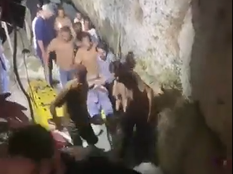 巴基斯坦北部暴洪后土石流 志工抢修排水道7死