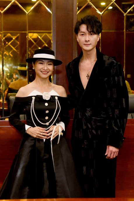 带伤登台拒唱《跳楼机》 王浩信盼来马开个唱