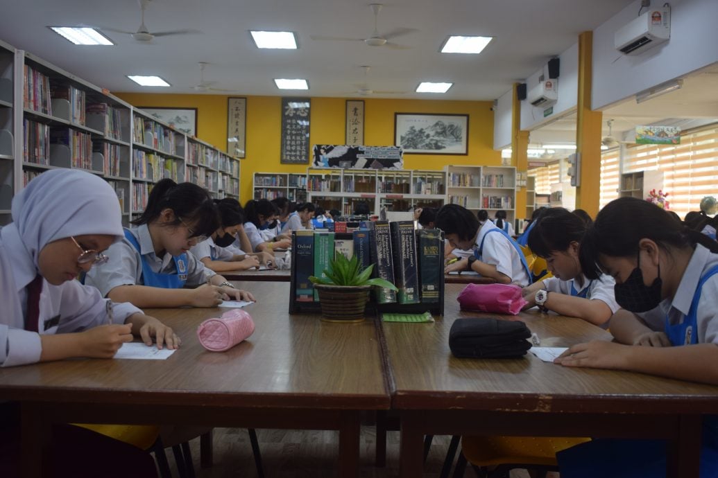 待上网//霹:学海学记|校园报道|主文|阅读也能寻宝 勇敢超越自我