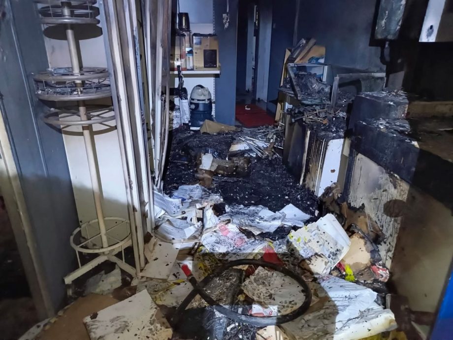 怡家具店储物室失火 幸无人伤亡