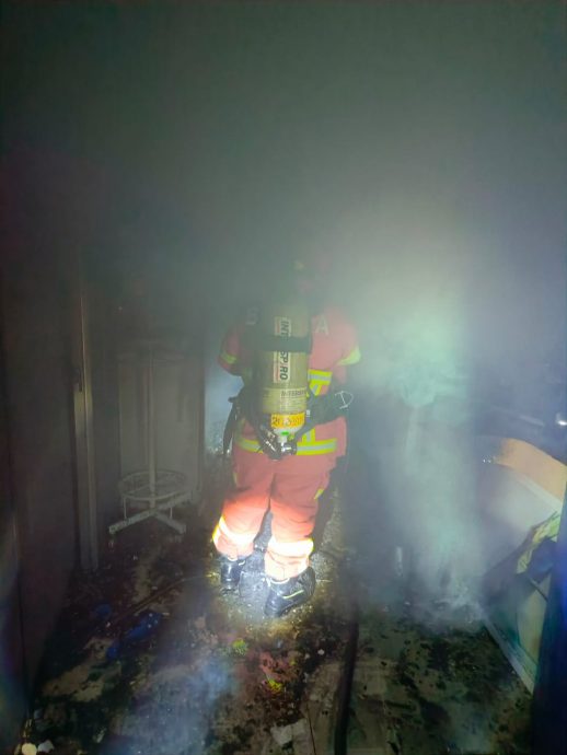 怡家具店储物室失火 幸无人伤亡