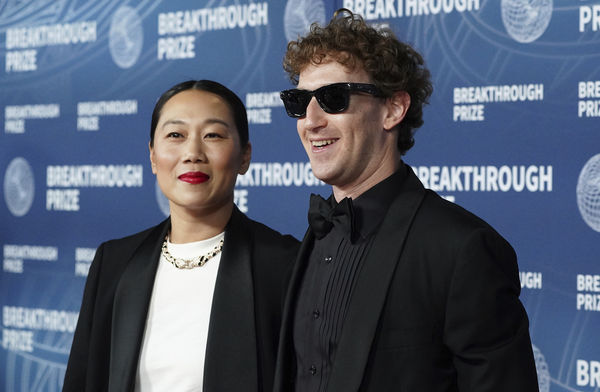 扎克伯格砸大钱“买11栋房”建庄园！　邻居怒批恶邻