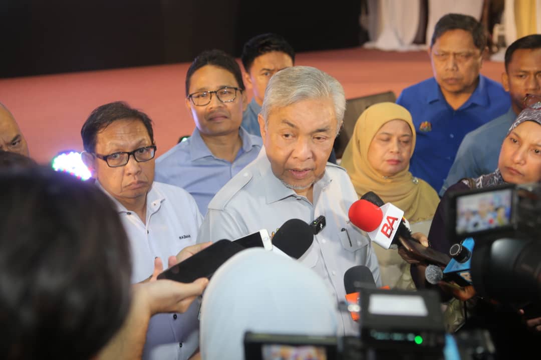 扎希:影响党内团结 阿克马勿为成名炒作课题