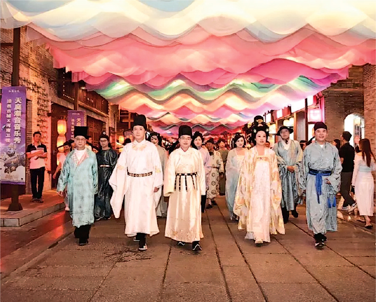 拚图)洛阳县官穿汉服考察文旅