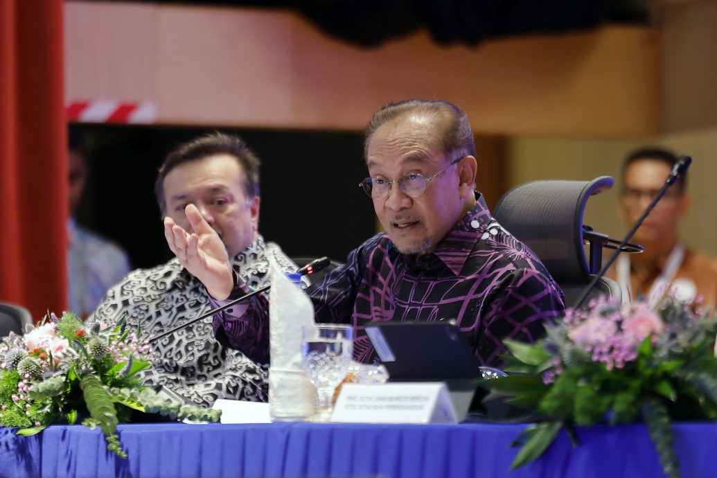 挺反吸烟运动 安华:原则上支持调高烟草税