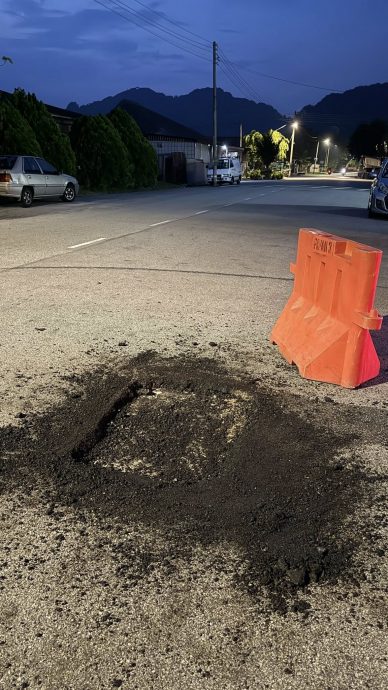撬井盖偷电缆被阻 匪徒失车竟报警 当场落网
