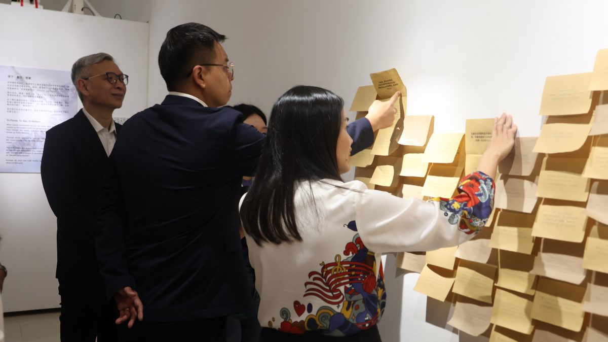  新纪元学生策划《吹哨者》展览 吹响反性骚扰之声