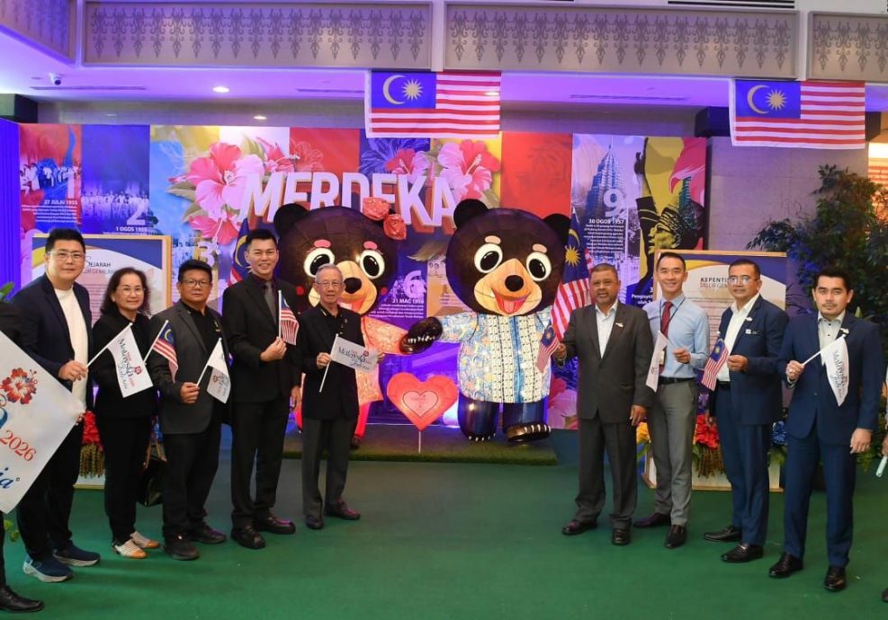 新闻稿 马来西亚花灯艺术协会赠国庆主题花灯为2026旅游年注入文化活 力