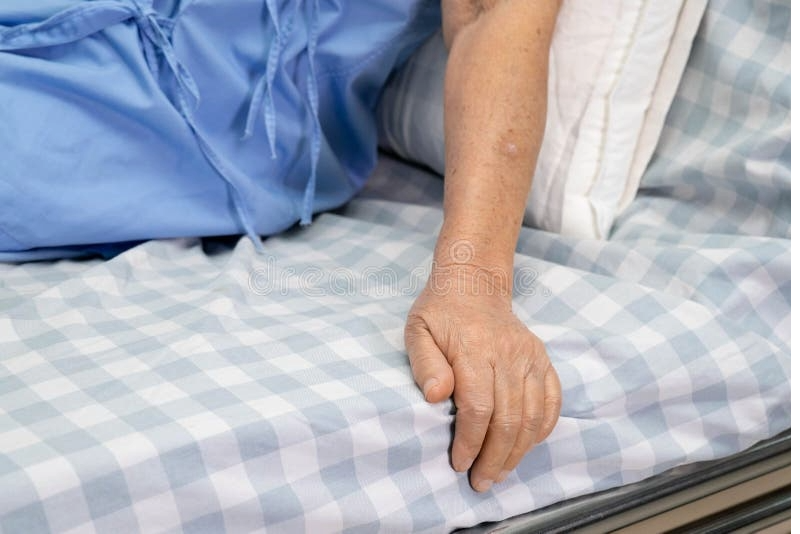 日本28岁男护士性侵“10多名卧床阿嬷”！病房当淫窟　专挑高龄女患者