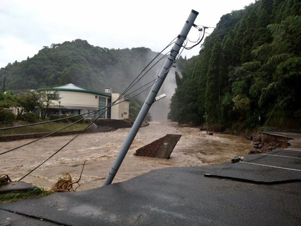 日本九州多地持续暴雨 山阳新干线部分列车停驶