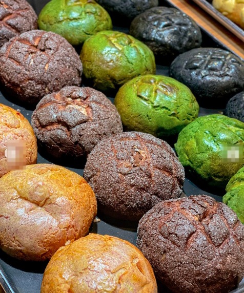 日男童买面包还欠15仙 店员一个动作把他吓哭