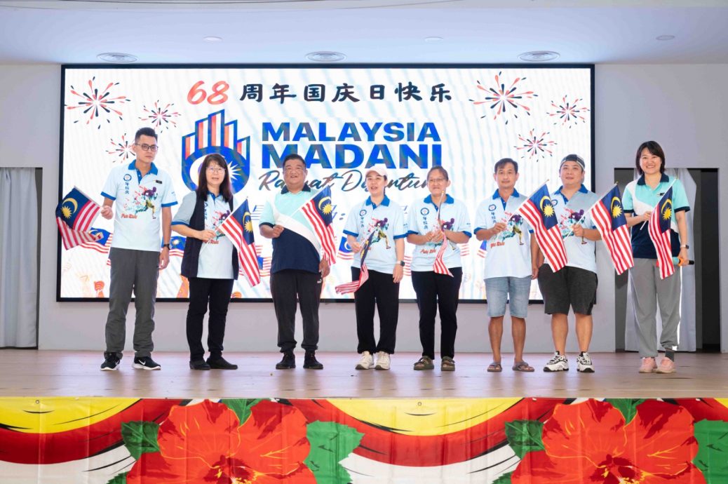 明加叻中正华小百年校庆喜逢国家68周年国庆 首办国庆游行董家教同行