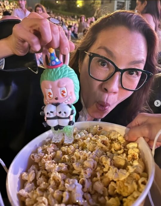 晒大熊猫生日特别版Labubu 杨紫琼：8月也是我生日