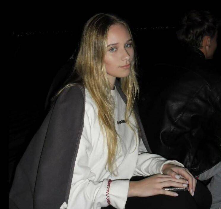 普汀22岁私生女消失两年后遭现身自爆:那人毁了我的人生