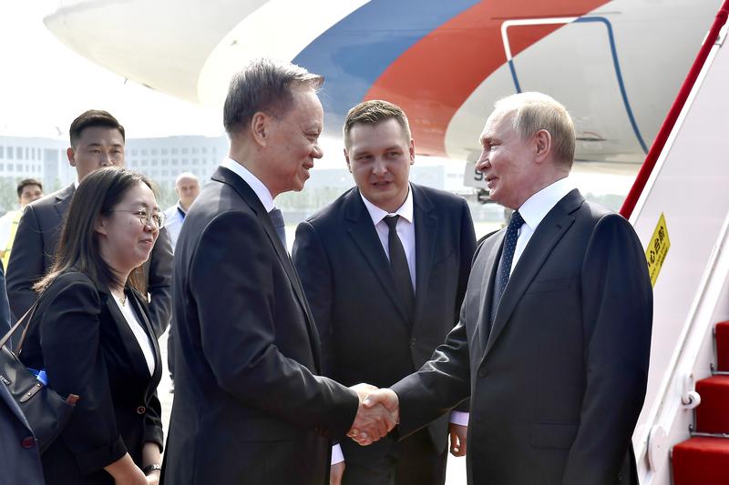 普汀抵达天津　出席上合组织峰会   