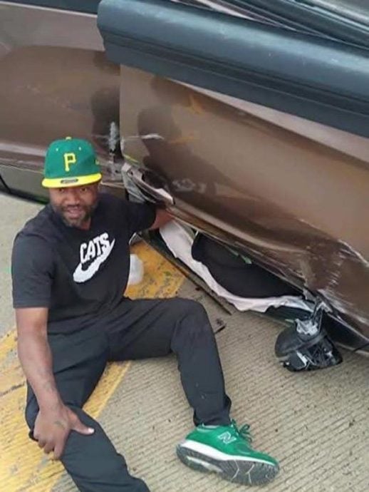 暖势力 “我打不开车门,但可以握住你的手” 美国男子街头温情救人获赞