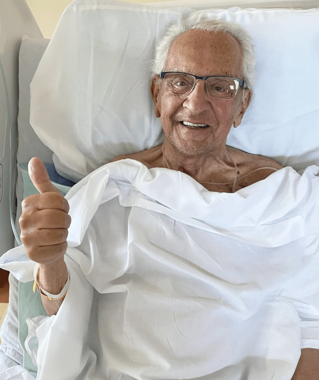 暖势力)88岁卡普里奥辞世 万人哭送“世界最暖心法官”