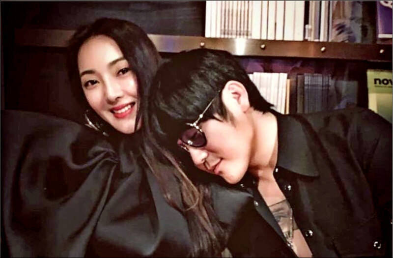 曹格借歌吐心声没能忘掉前妻　粉丝心疼：好听但好痛