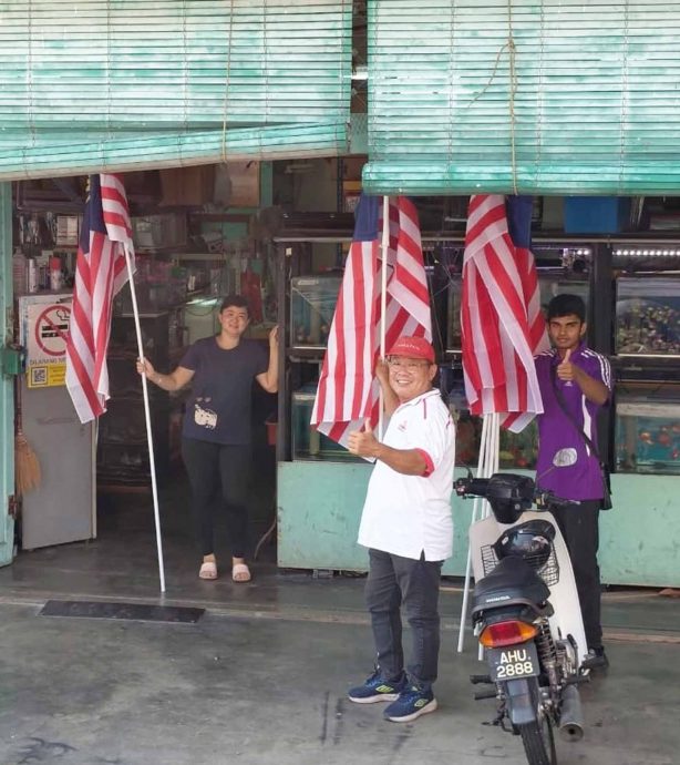 曼绒市议会第17&12区居协,推广挂国旗运动