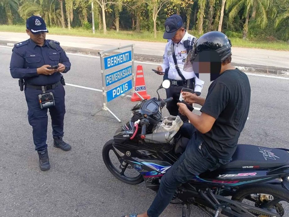 曼绒警方道路流氓行动 发119罚单 扣10摩托