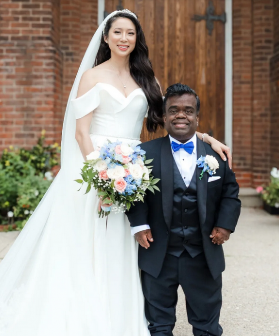 最萌身高差？亚裔正妹结婚照疯传　小鸟依人的却是新郎