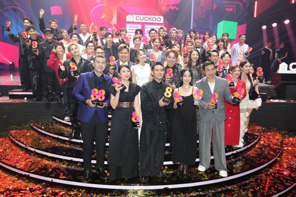 最霸娱乐盛典|与培永大颖同夺4奖 菲道尔拍大合照“不见”了