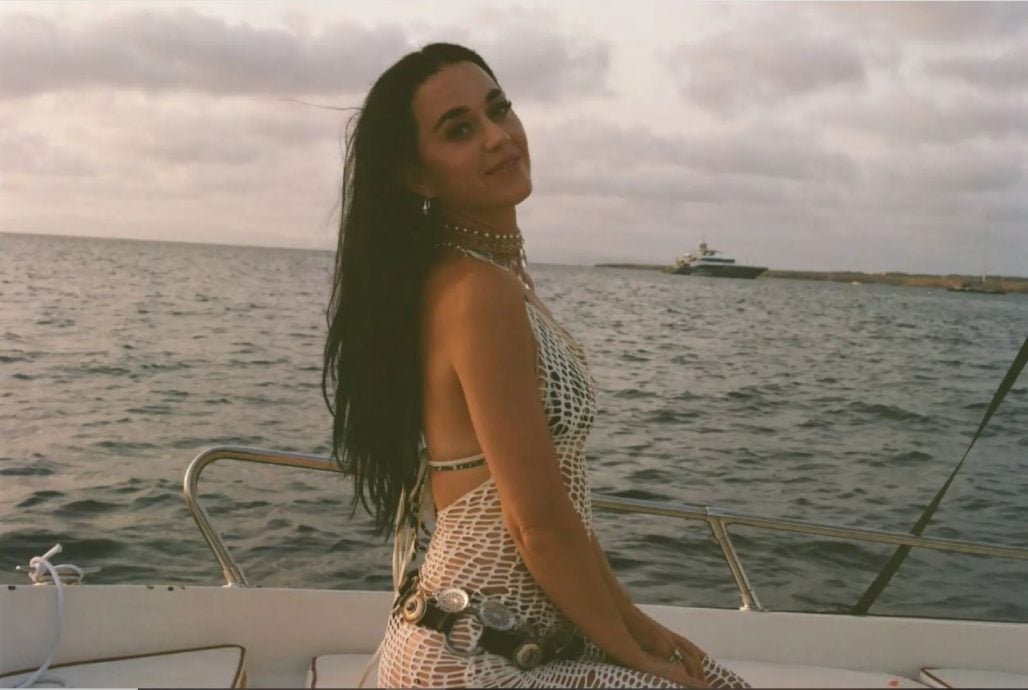 未经许可闯自然遗产拍MV 凯蒂佩莉严重违规遭罚款