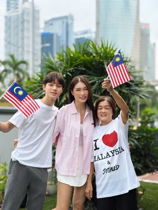 朱浩仁爱国歌曲献大马 许亮宇参与国庆游行喊爽