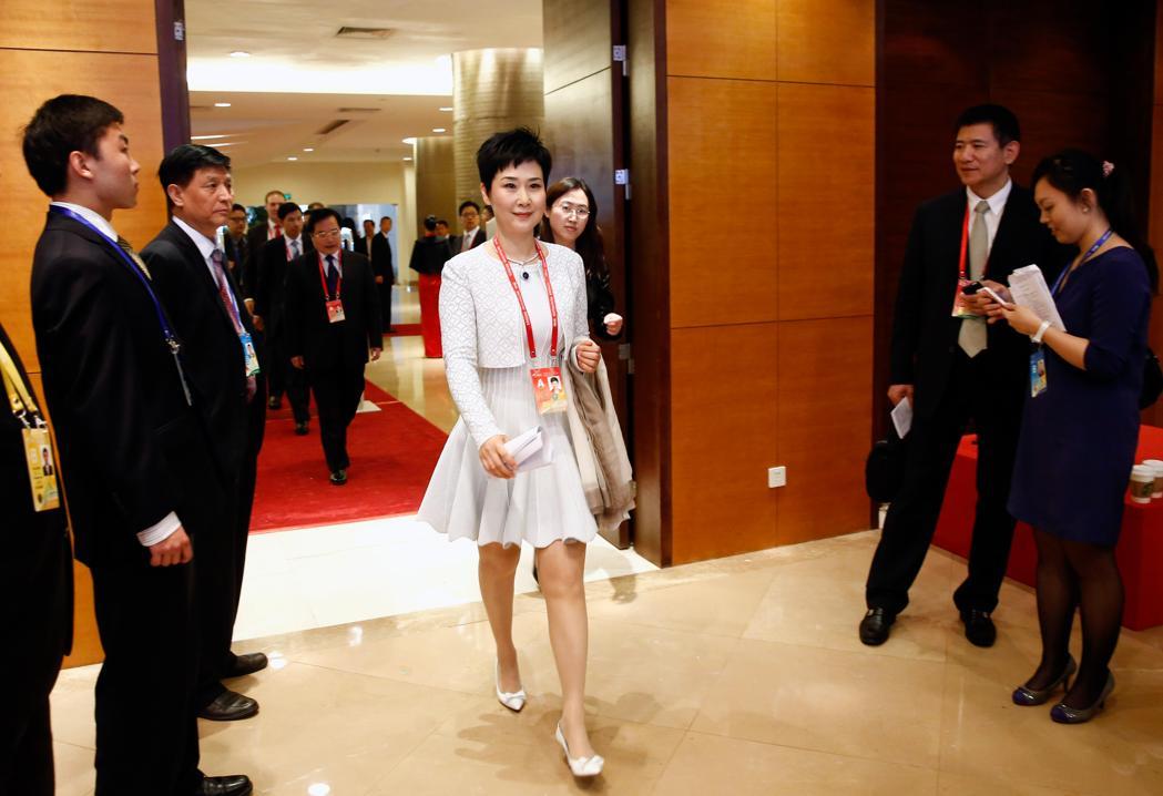 李小琳罕见受访谈李鹏:送99朵玫瑰被父亲含泪斥浪费