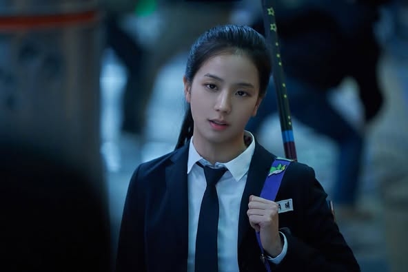 李敏镐安孝燮提Jisoo爆争议 网轰蹭热度救票房