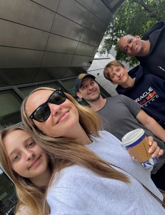 杜比麦奎尔离婚5年 入禀申请共同抚养儿子