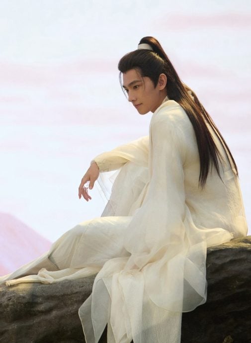 杨洋自揭左腿“几乎动不了” 恐难再拍武侠剧