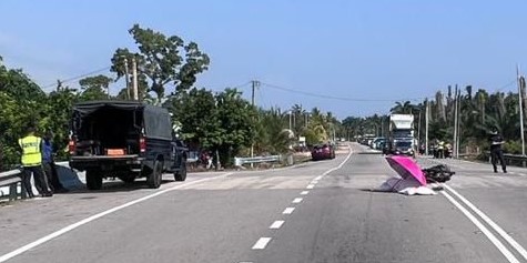 柔：新闻：双溪巴浪格吉路口车祸　67岁摩托骑士当场丧命