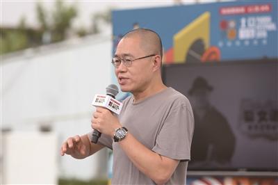 梁文道播客在中国平台下架 多个社媒账号被封