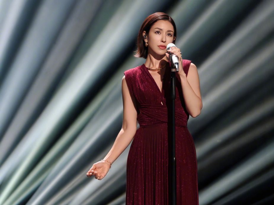 歌手2025|回归歌手迎人生高光时刻 李佳薇直通“歌王之战”