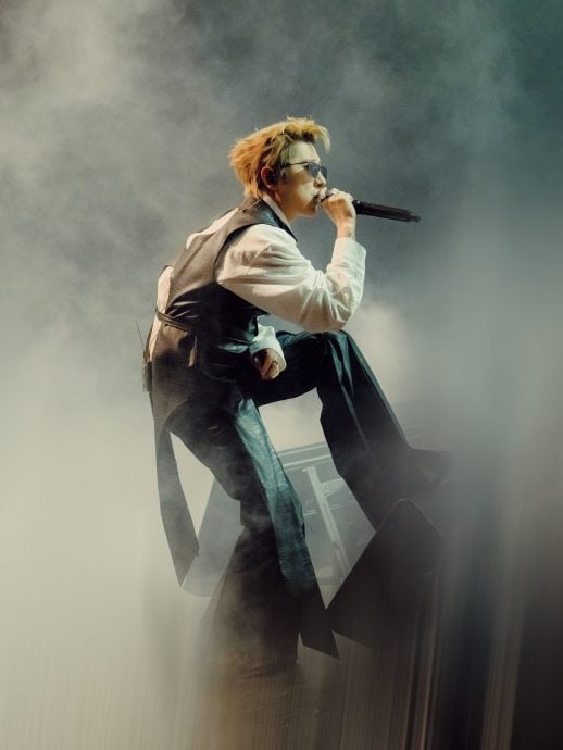 歌迷求婚被调侃 王以太清唱送祝福