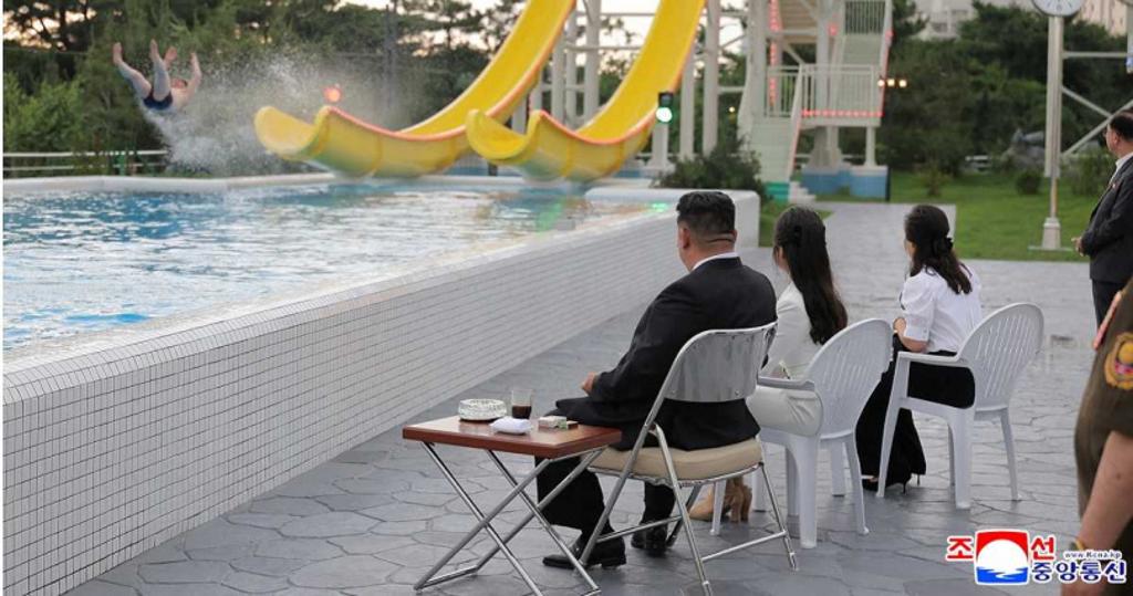 母亲也要往后站!金主爱站位有玄机 疑已成朝鲜“钦定接班人”