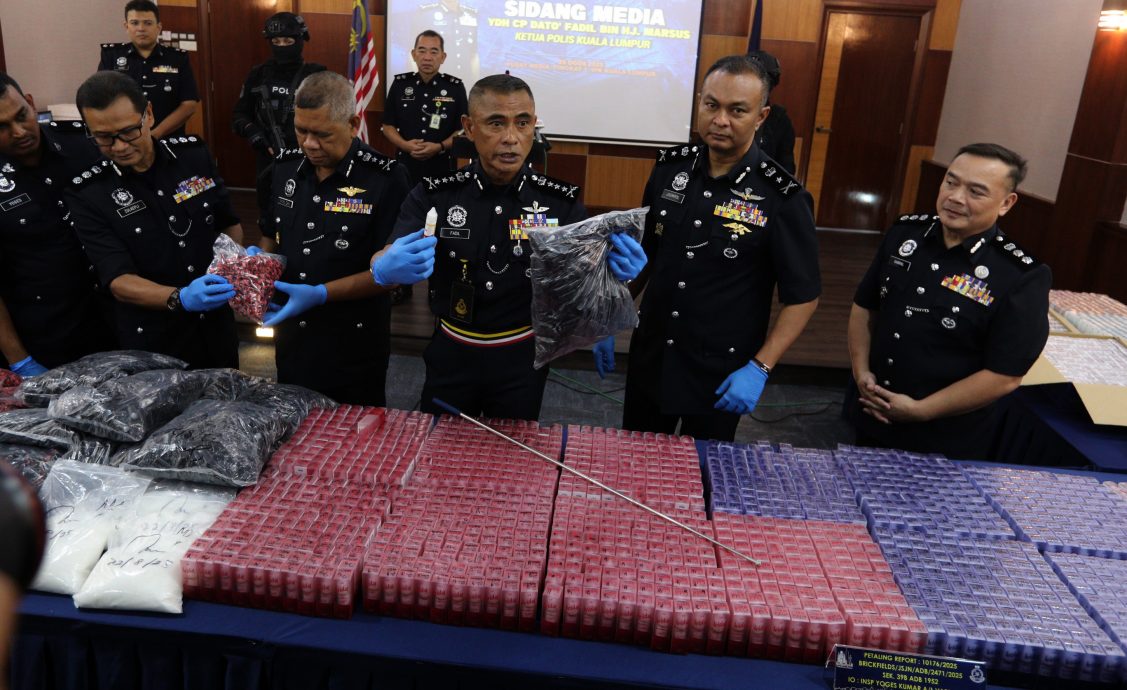 毒品集团活跃半年被捣破 警方捕9人扣百万烟弹及烟液   [摄影] 黄志汉