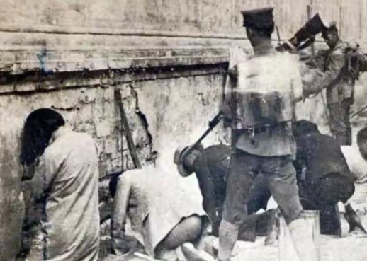 法国小伙捐出祖父守护的618张日军侵华照　排除造假历史价值极高