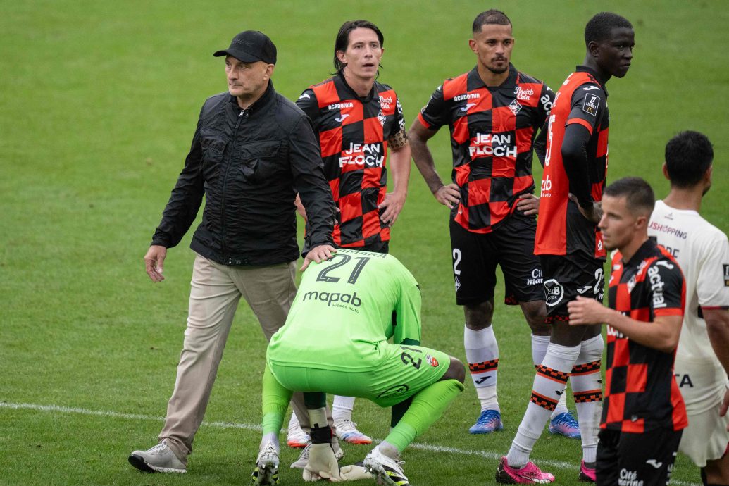 法甲|内维斯“戴帽”率队6比3狂胜  大巴黎3连胜登顶