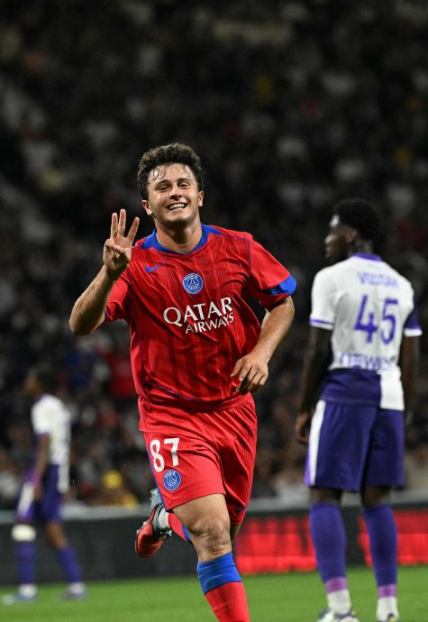 法甲|内维斯“戴帽”率队6比3狂胜  大巴黎3连胜登顶