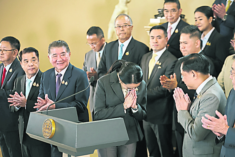 泰国掀争相战 在野党促4个月内大选