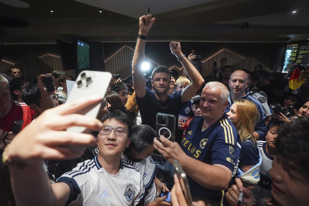 温哥华冒险之旅开始  穆勒想念老战友诺伊尔