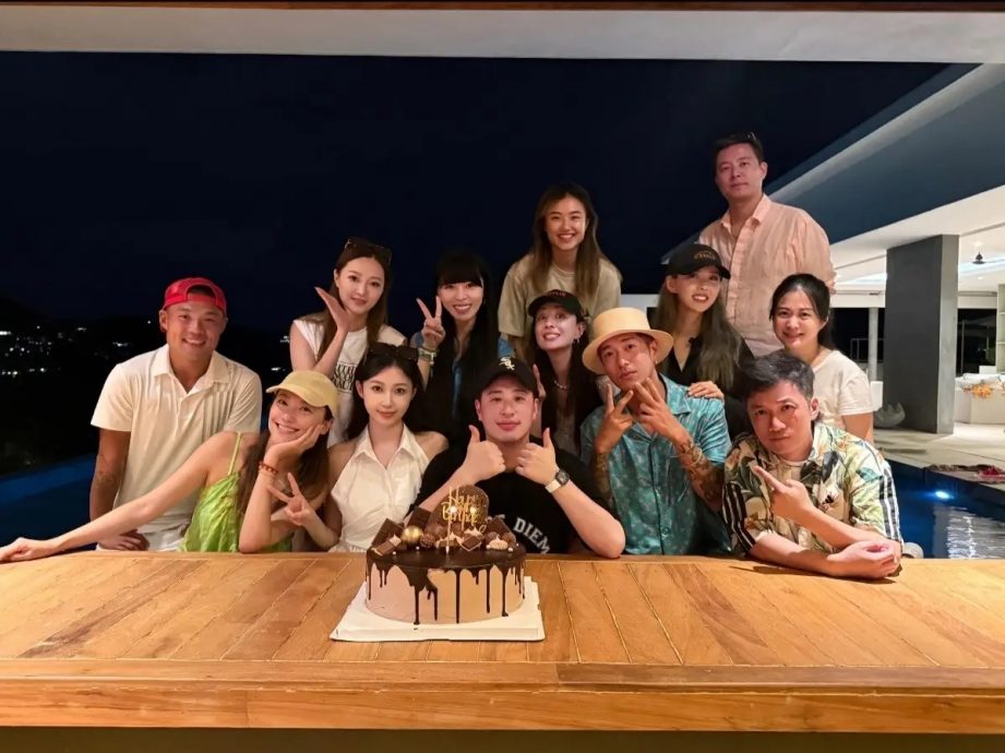 潘玮柏45岁生日 5岁女儿首露面