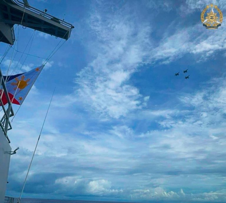  澳加菲黄岩岛外海联合军演  磨练应对空中威胁能力 