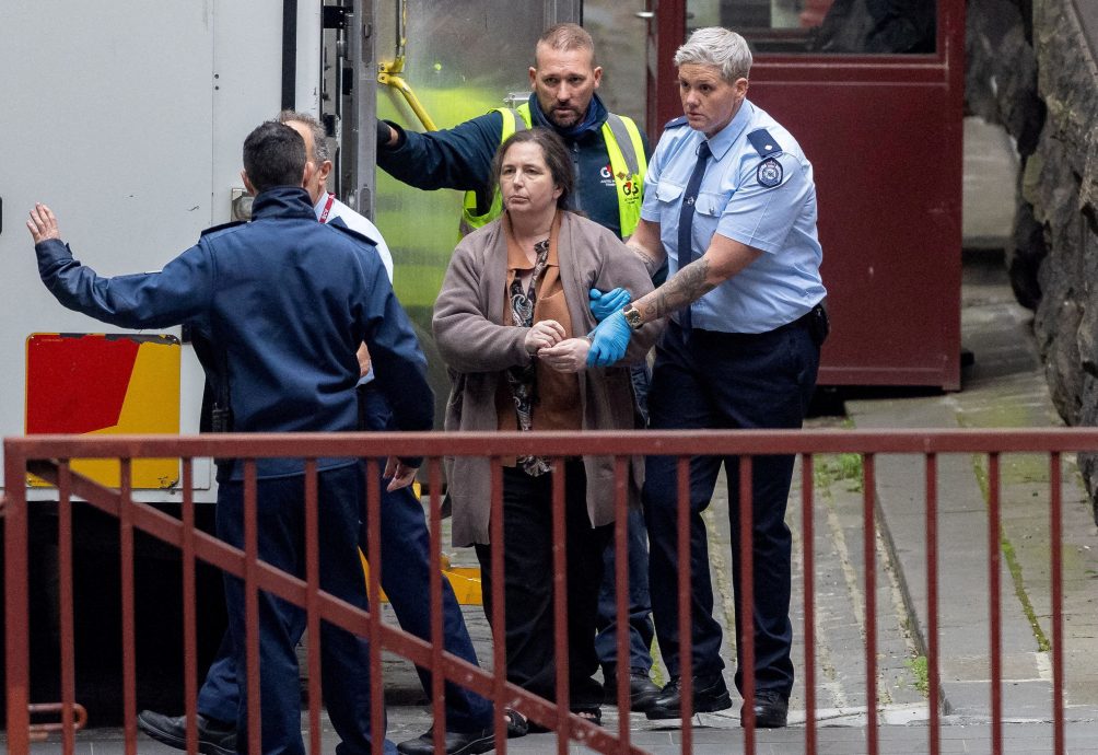 澳洲毒蘑菇案|唯一幸存者:妻子被杀后自己活得“半生不死”