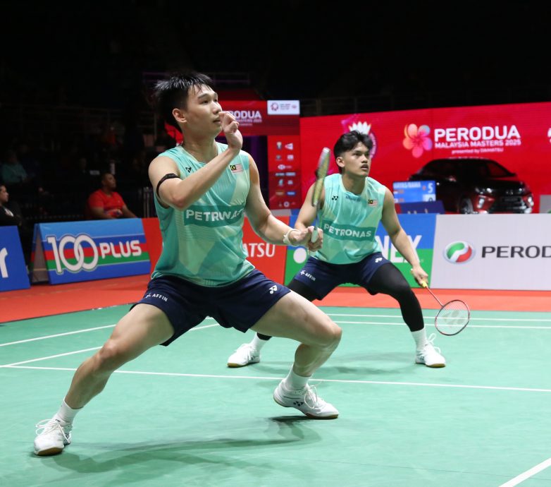 澳门羽球超级300赛| 阿叶 维君晋决赛  大马争男双 混双两冠