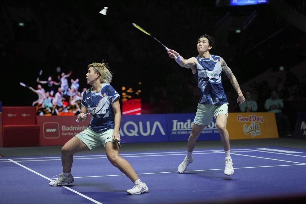 澳门羽球超级300赛| 阿叶 维君晋决赛  大马争男双 混双两冠