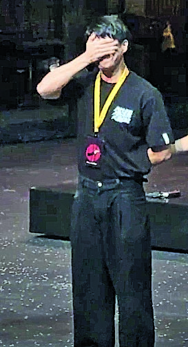 爆患癌后首现身被观众感动 柯炜林抹泪:放心我没事