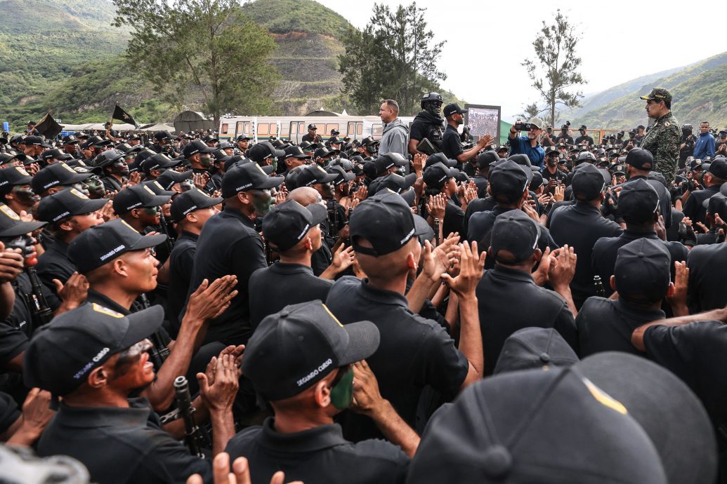 特朗普大动作扫毒!美军派7艘舰艇驶入加勒比海 委内瑞拉震怒警告